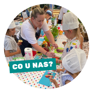 Dzieci na warsztatach kulinarnych. Nauka gotowania, zdrowe odżywianie.